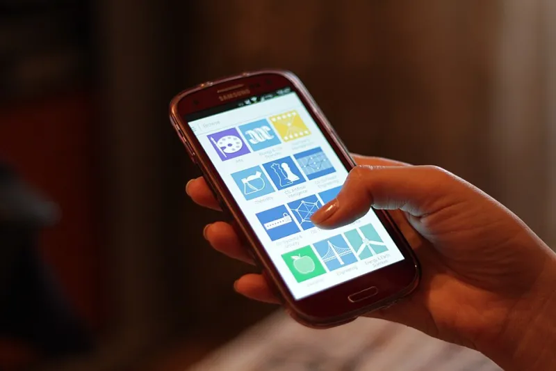 Lights Off, App Open: Breaking the Late-Night Casino Loop Before It Breaks Your Budget