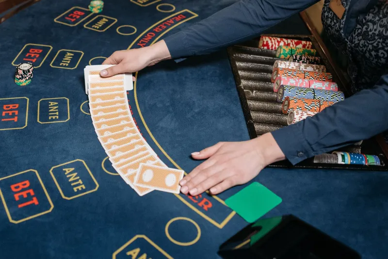 Six Inches of Vegas: Can a Human Dealer Really Survive the Vertical Screen?